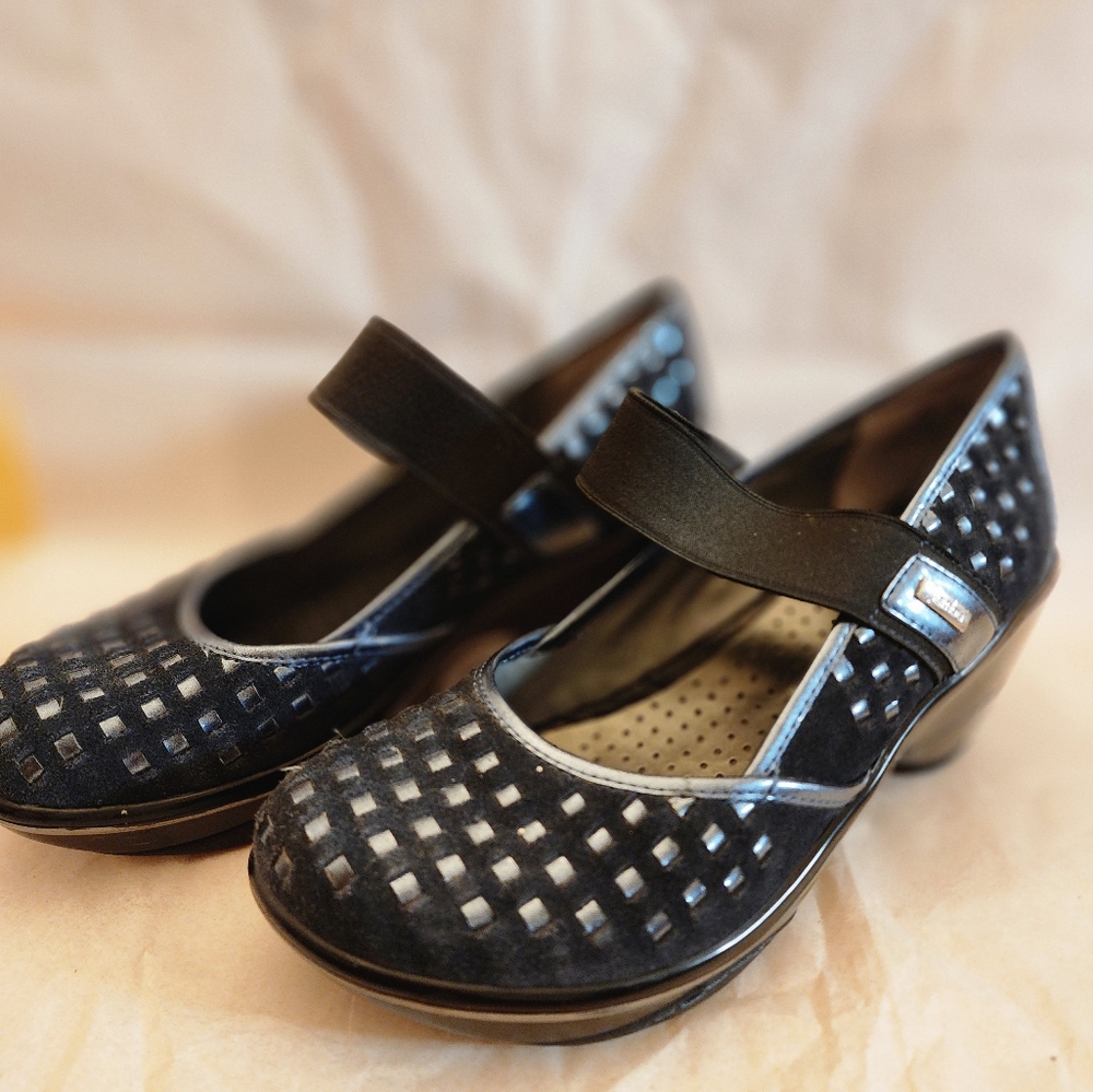 Jambu Blue Mary Jane's Wedge Design Gem